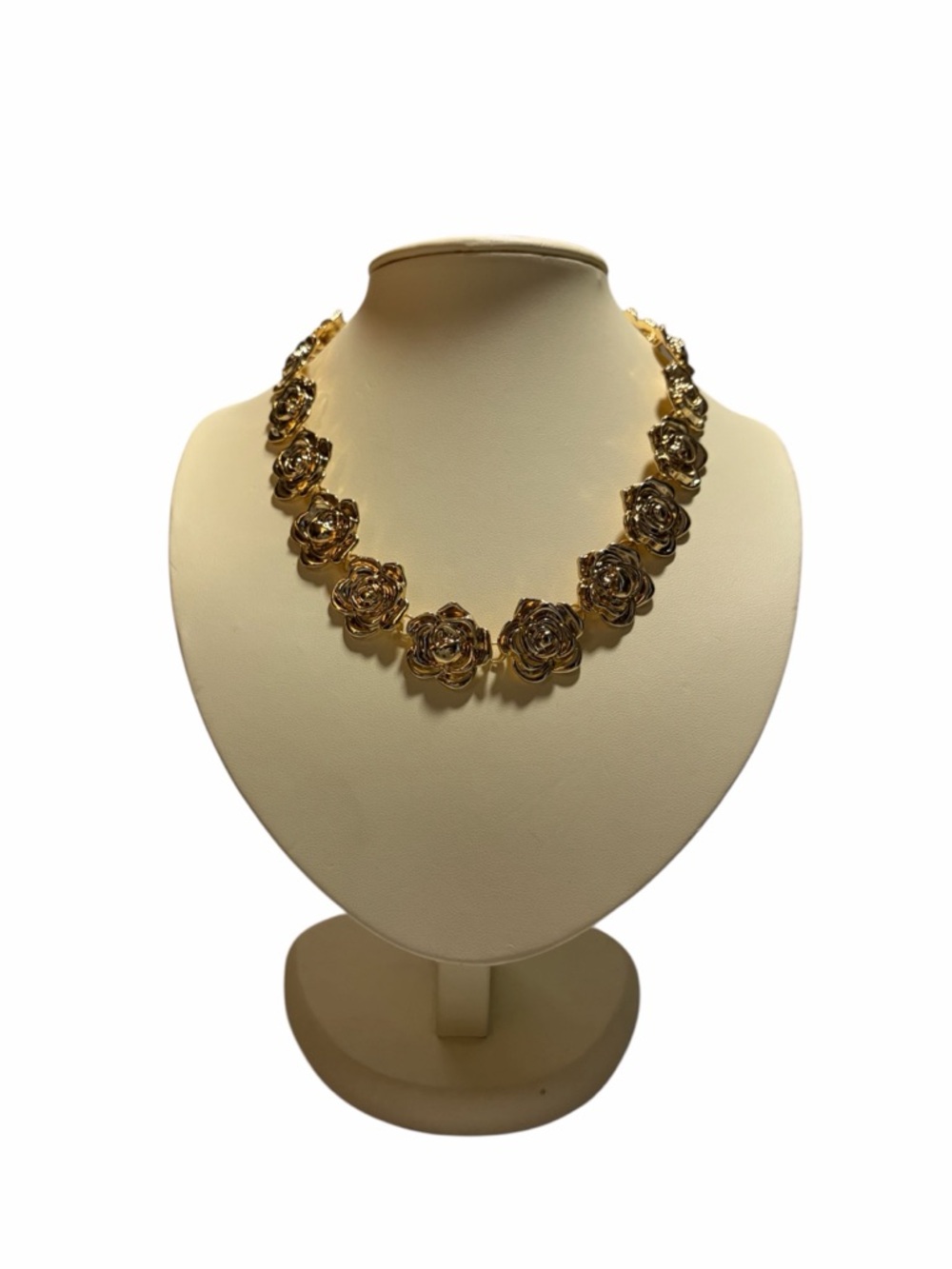 Francesca's Gold Tone 3 Dimensional Rose Bud Floral Choker Statement Necklace